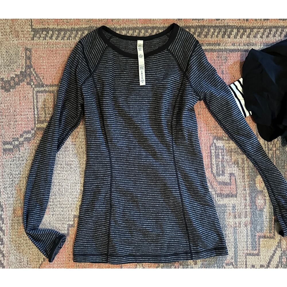 Lululemon Women's Size 6 Run Turn Around Reversible Long Sleeve Shirt Striped